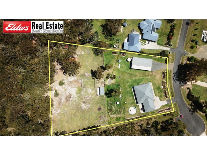 10 Carron Place, Arakoon NSW 2431