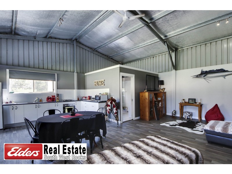 10 Carron Place, Arakoon NSW 2431