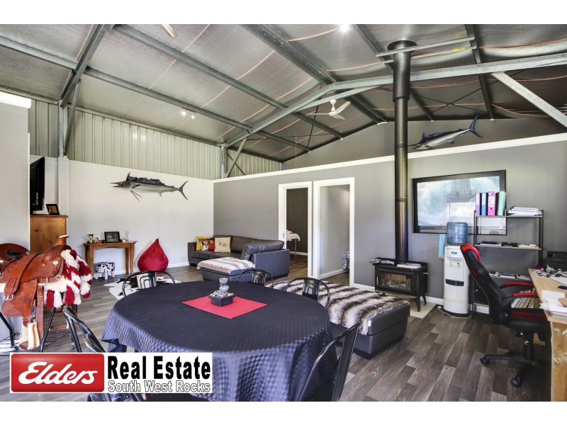 10 Carron Place, Arakoon NSW 2431