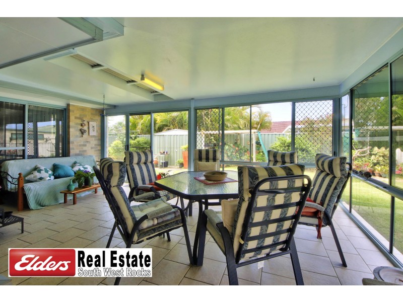 7 Frank Cooper St, South West Rocks NSW 2431