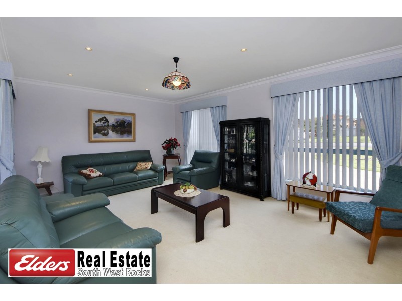 7 Frank Cooper St, South West Rocks NSW 2431