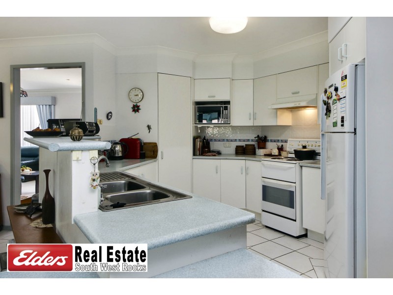 7 Frank Cooper St, South West Rocks NSW 2431