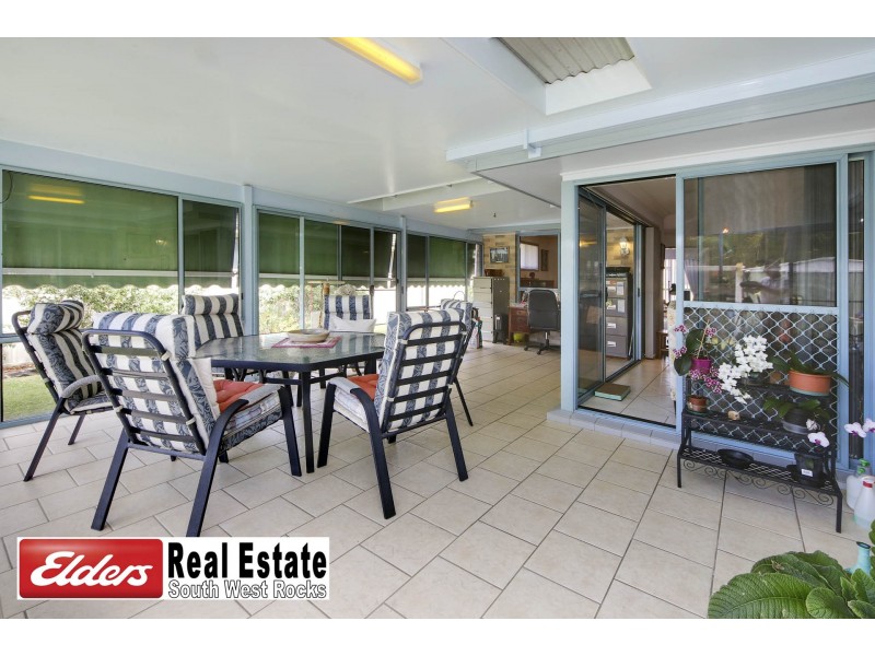 7 Frank Cooper St, South West Rocks NSW 2431