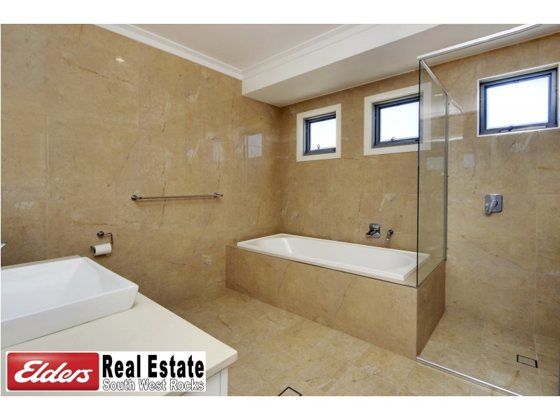 7 Salmon Circuit, South West Rocks NSW 2431