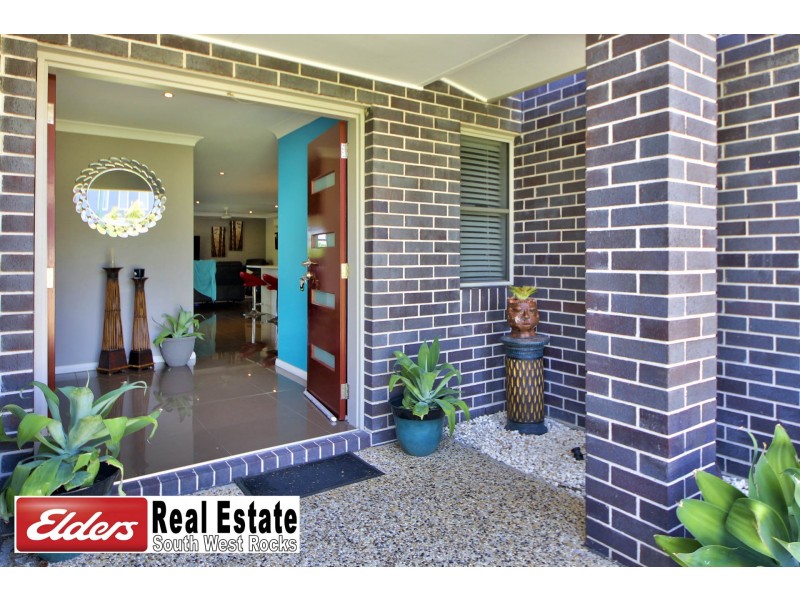6 Rosedale Ave, South West Rocks NSW 2431
