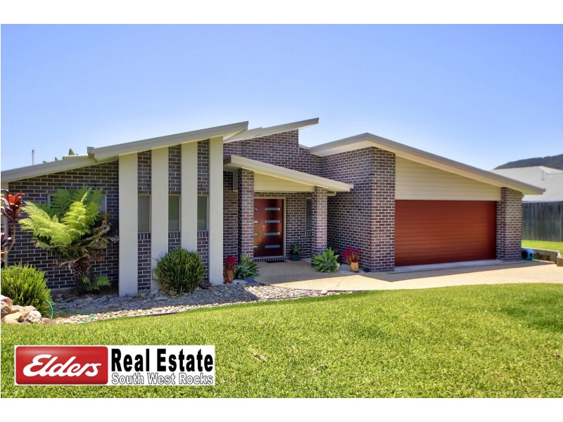 6 Rosedale Ave, South West Rocks NSW 2431