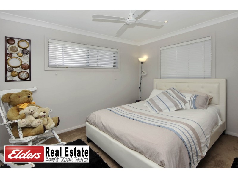 6 Rosedale Ave, South West Rocks NSW 2431