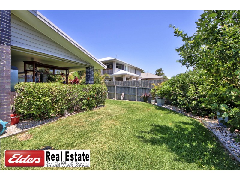 6 Rosedale Ave, South West Rocks NSW 2431