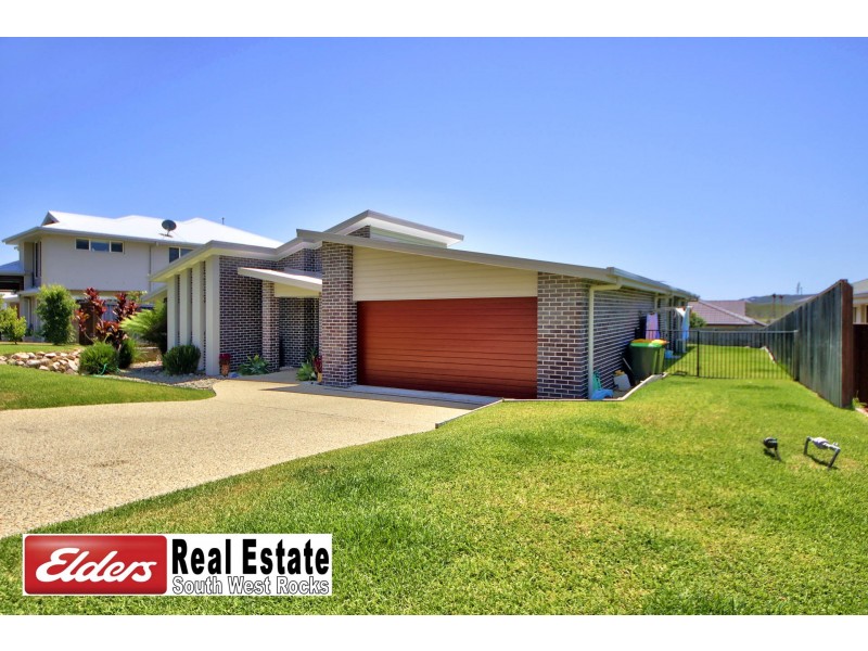 6 Rosedale Ave, South West Rocks NSW 2431