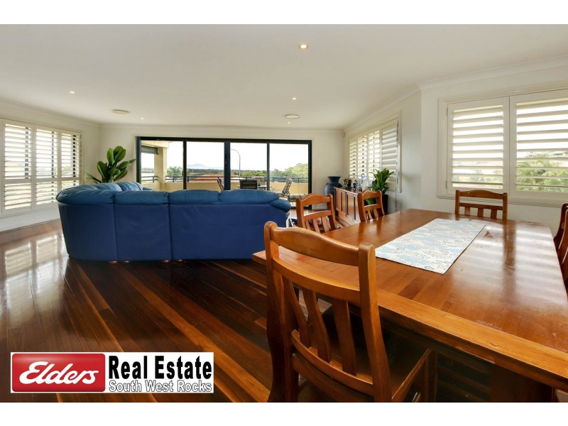 2 Salmon Cct, South West Rocks NSW 2431