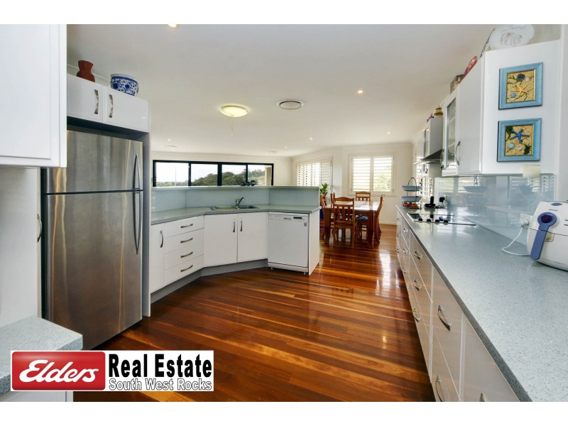 2 Salmon Cct, South West Rocks NSW 2431