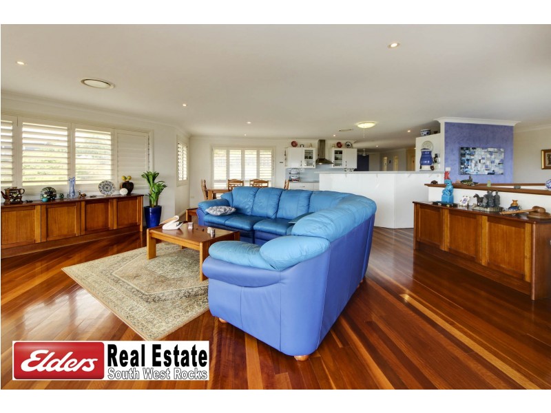 2 Salmon Cct, South West Rocks NSW 2431