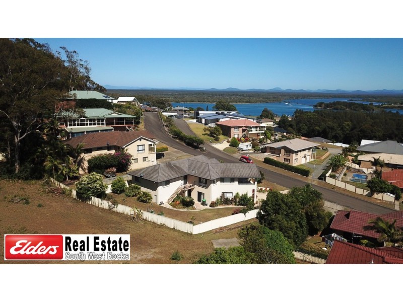 2 Salmon Cct, South West Rocks NSW 2431