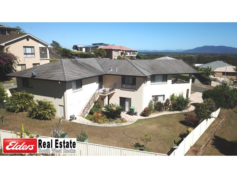 2 Salmon Cct, South West Rocks NSW 2431