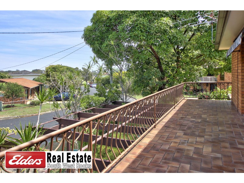 2 Emanuel Cres, South West Rocks NSW 2431
