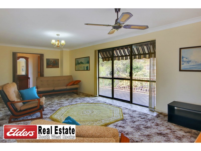 2 Emanuel Cres, South West Rocks NSW 2431