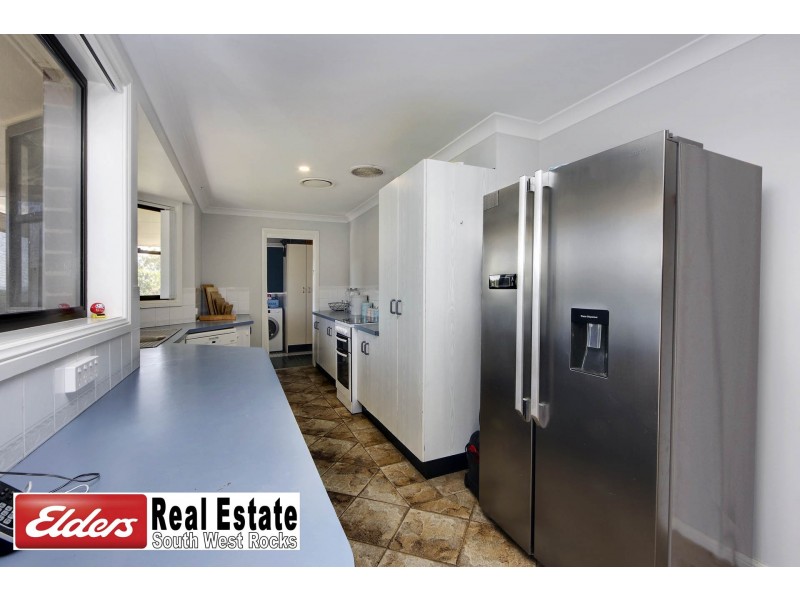 15 Crystal Pl, South West Rocks NSW 2431