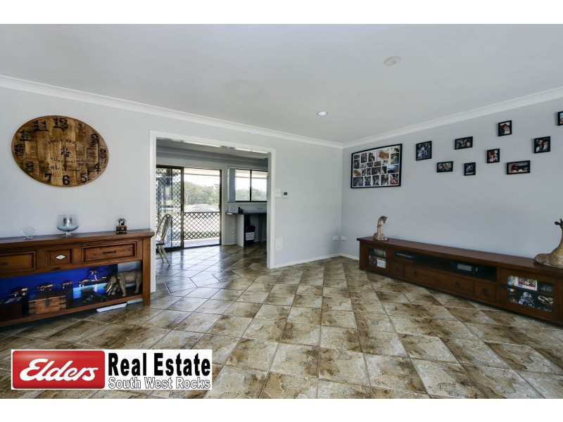 15 Crystal Pl, South West Rocks NSW 2431