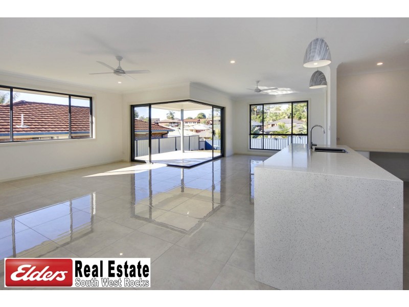 8 Pisces Pl, South West Rocks NSW 2431