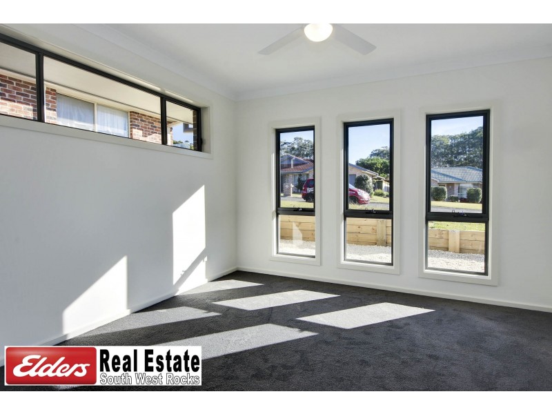 8 Pisces Pl, South West Rocks NSW 2431