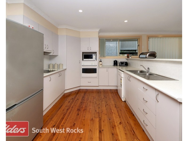 30 Panorama Ave, South West Rocks NSW 2431