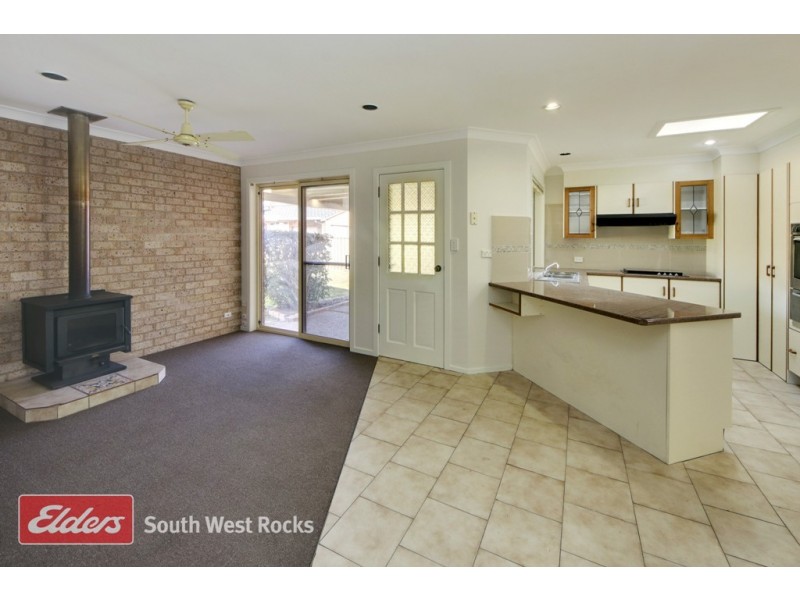 17 Palm Court, South West Rocks NSW 2431