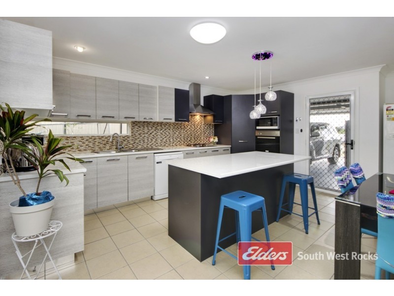 8 Trevor Judd Ave, South West Rocks NSW 2431