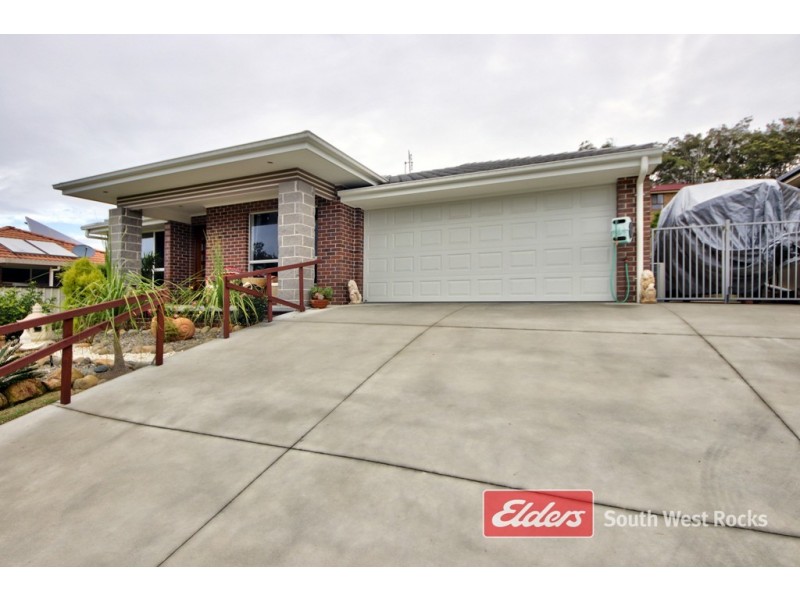 8 Trevor Judd Ave, South West Rocks NSW 2431