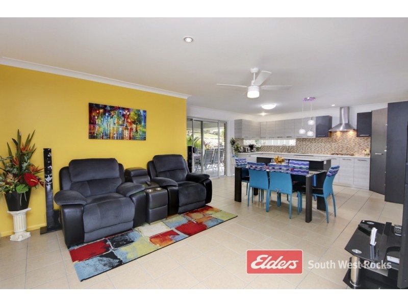 8 Trevor Judd Ave, South West Rocks NSW 2431