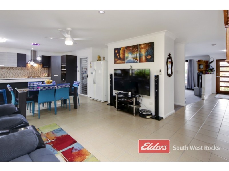 8 Trevor Judd Ave, South West Rocks NSW 2431