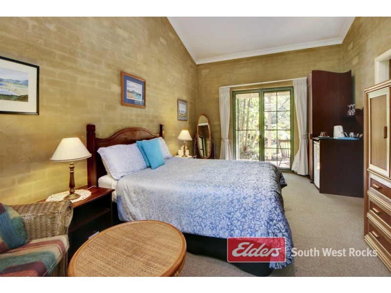 2 Cockatoo Place, Arakoon NSW 2431