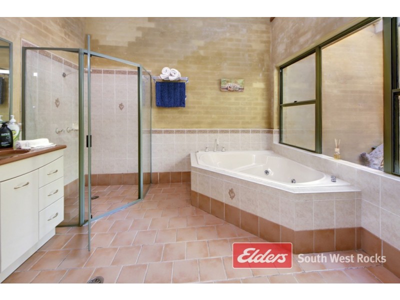 2 Cockatoo Place, Arakoon NSW 2431