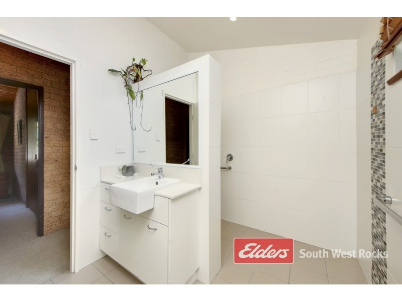 21 Russell, Arakoon NSW 2431