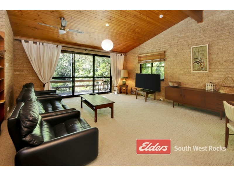 21 Russell, Arakoon NSW 2431