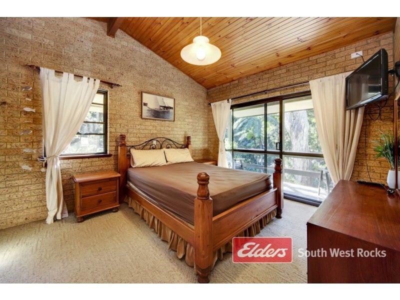 21 Russell, Arakoon NSW 2431