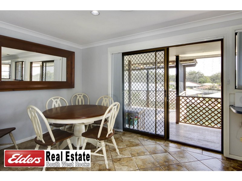 15 Crystal Pl, South West Rocks NSW 2431