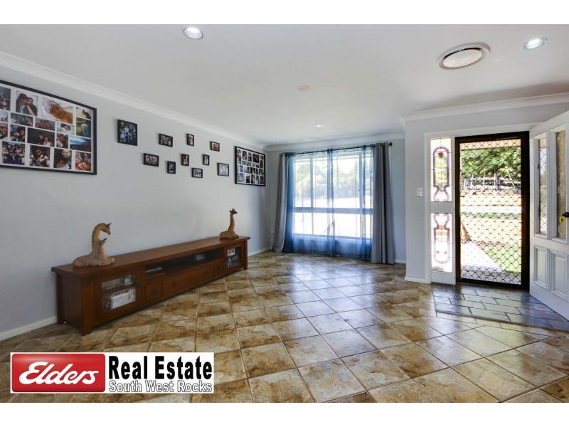 15 Crystal Pl, South West Rocks NSW 2431