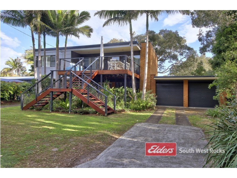 44 Hutcheson St, Hat Head NSW 2440