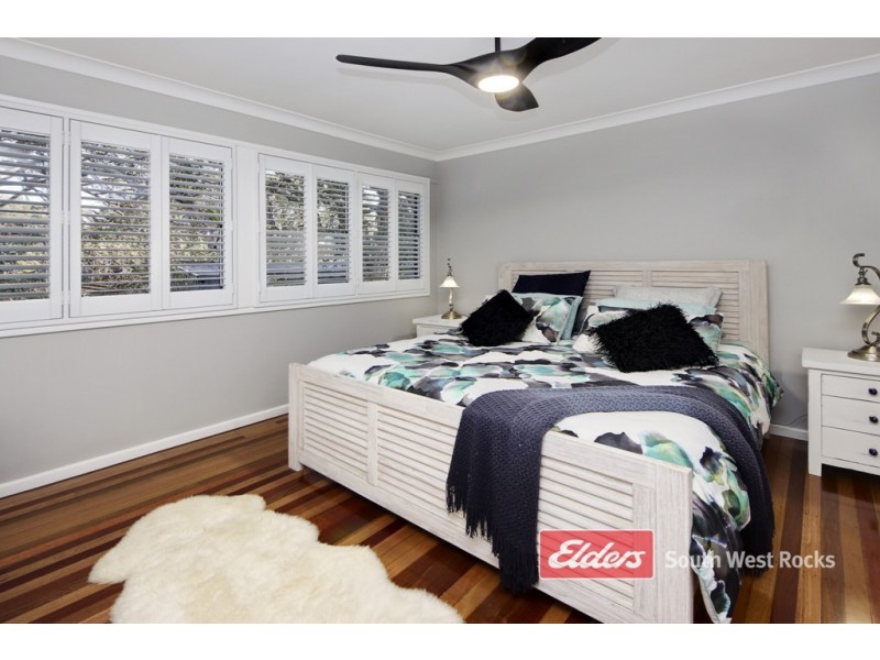 44 Hutcheson St, Hat Head NSW 2440