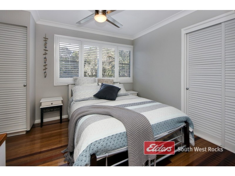 44 Hutcheson St, Hat Head NSW 2440