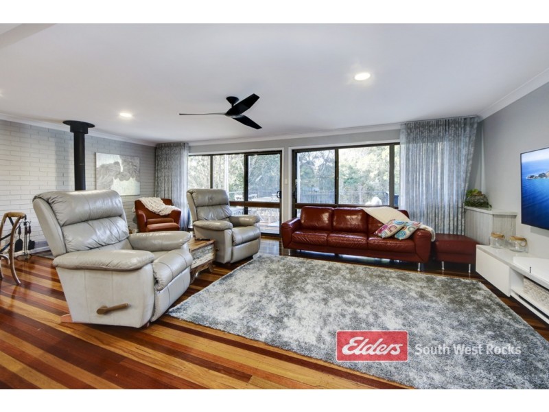 44 Hutcheson St, Hat Head NSW 2440