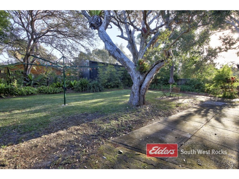 44 Hutcheson St, Hat Head NSW 2440