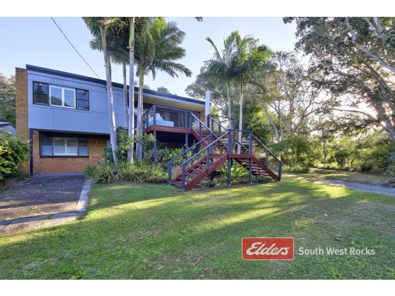 44 Hutcheson St, Hat Head NSW 2440