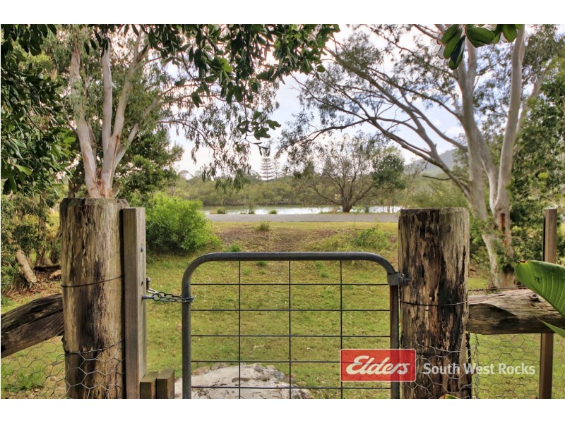 2 BREAM CLOSE, Hat Head NSW 2440