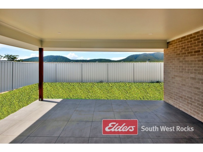 14 Shamrock Ave, South West Rocks NSW 2431