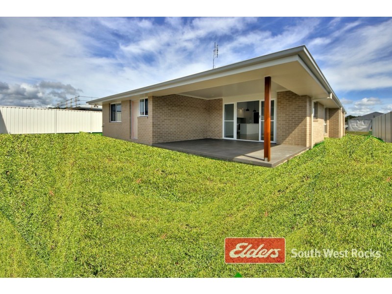 14 Shamrock Ave, South West Rocks NSW 2431