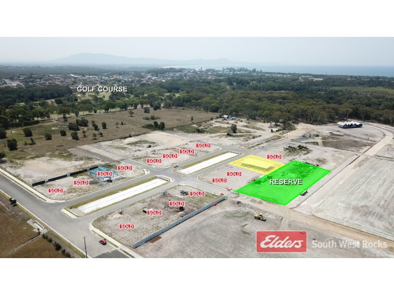 14 Shamrock Ave, South West Rocks NSW 2431