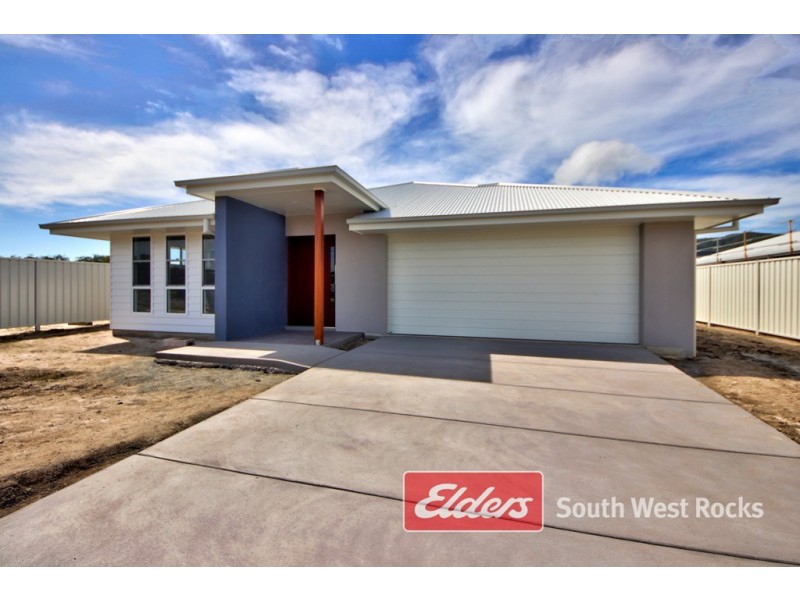 14 Shamrock Ave, South West Rocks NSW 2431