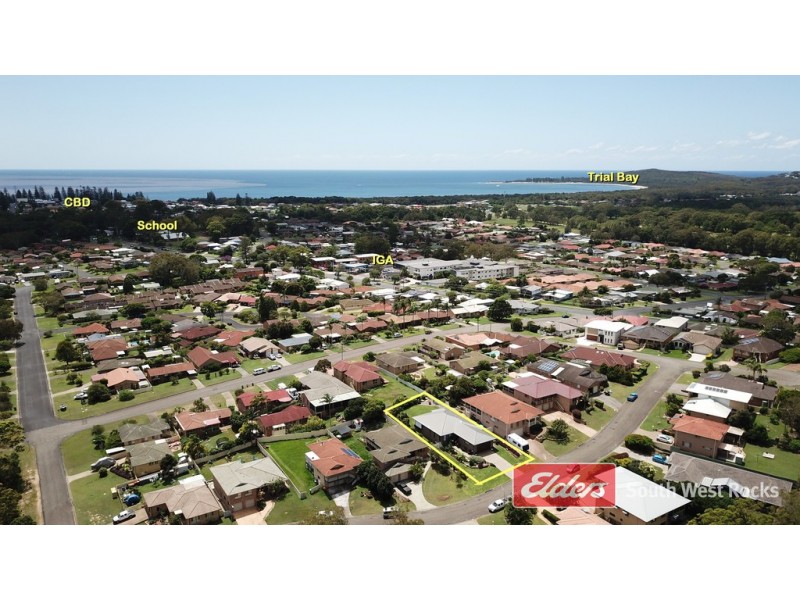 13 RAFFERTY CRESCENT, South West Rocks NSW 2431