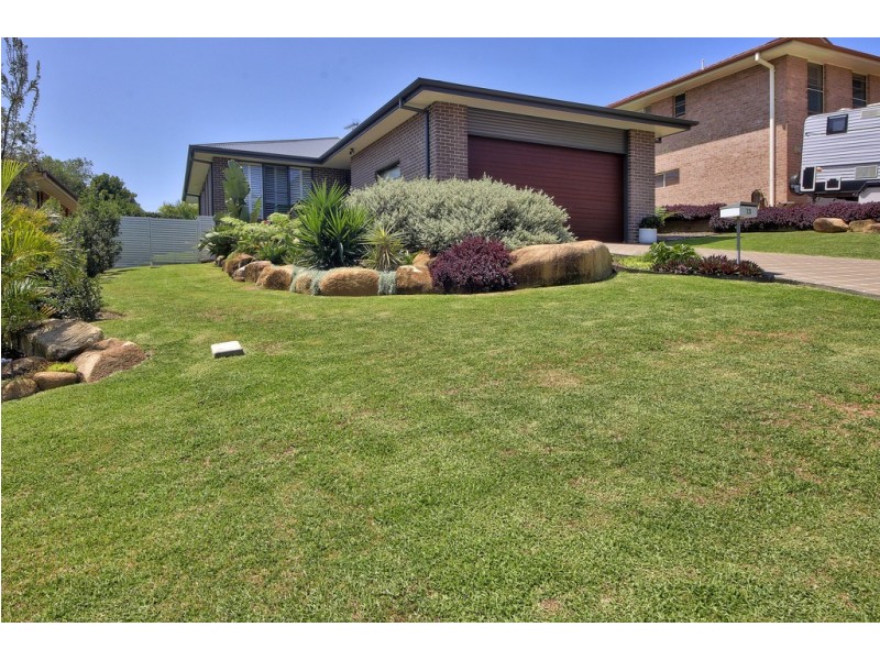 13 RAFFERTY CRESCENT, South West Rocks NSW 2431